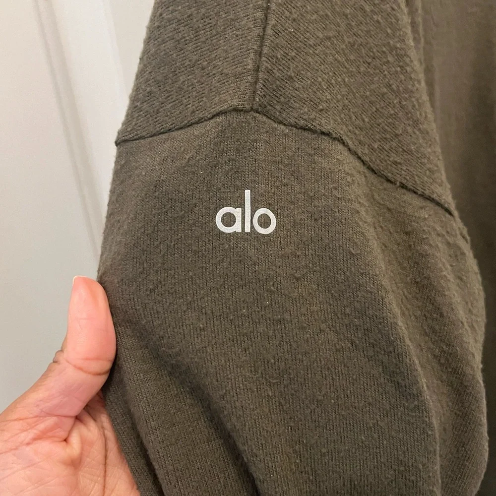 🧘🏽‍♀️ VGUC Alo Yoga Green Soho Pullover Sweater - Sz Medium